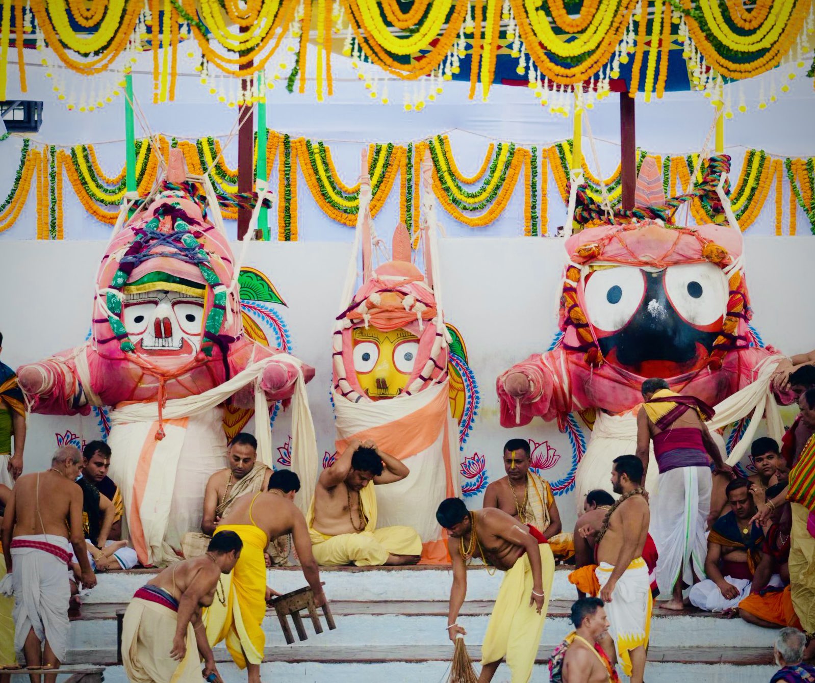 जगन्नाथ धाम पुरी: भक्ति, रहस्य और रथ यात्रा का अनोखा संगम। Jagannath Dham Puri: A unique confluence of devotion, mystery and Rath Yatra.
